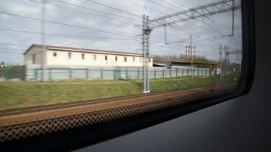 Leningrad istasyona girişinde tren penceresinden görüntülemek
