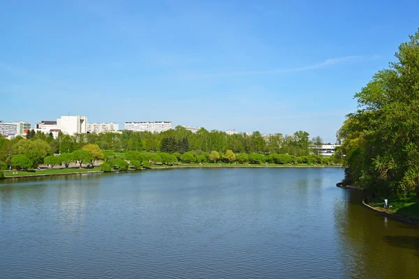 Big City-tó és a park a győzelmet Zelenograd, Oroszország — Stock Fotó