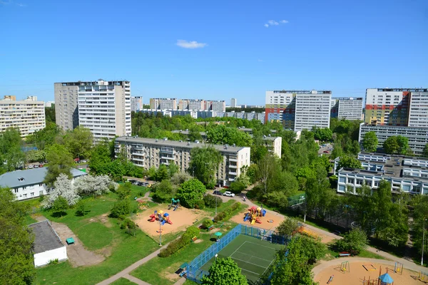 Cour avec aires de jeux en Zelenograd, Moscou — Photo