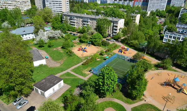 Gården med lekplatser i Zelenograd, Moscow — Stockfoto