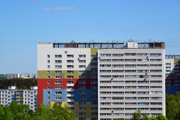 Dos casas de ladrillo en vista superior del distrito administrativo de Zelenograd, Moscú — Foto de Stock