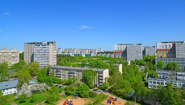 Двор с детскими площадками в 11 районах Зеленограда, Москва — стоковое фото