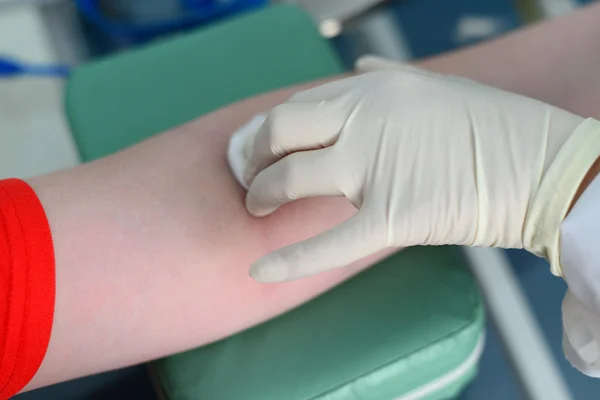 Blood sample from a vein in  child — Stock Photo, Image