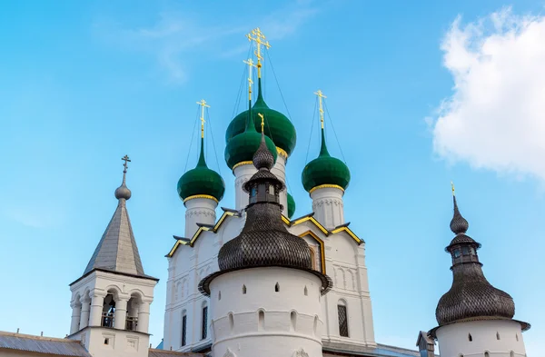 Rostov Veliky, Russia - Domes of churches in Kremlin — Stock Photo, Image