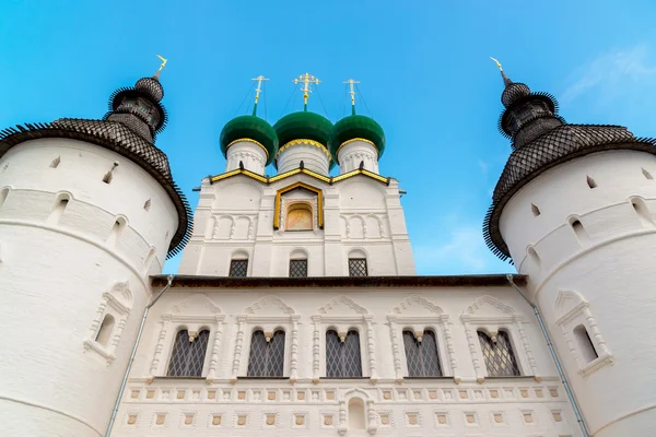 Rostov Velikij, Rusko - kopule kostelů v Kremlu — Stock fotografie