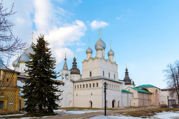 Kerk van Resurrection in Kremlin in Rostov Velikiy, Rusland — Stockfoto