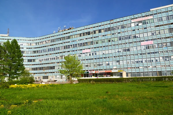Moskau, russland - mai 09.2016. Bürogebäude im südlichen Industriegebiet von zelenograd — Stockfoto