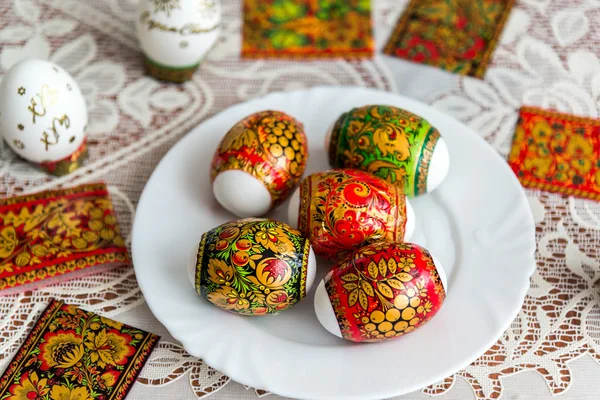 Pegatinas blancas de Pascua decoradas con estilo de Khokhloma — Foto de Stock