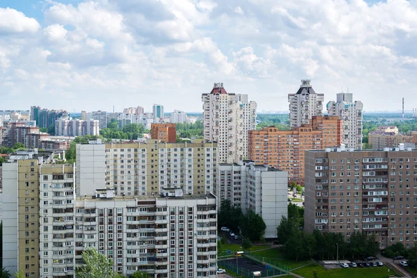 Вид спальных районов Москвы, Россия — стоковое фото