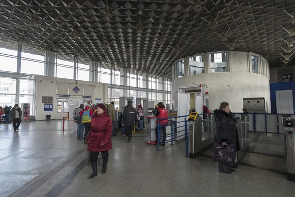 俄罗斯弗拉基米尔--2016年11月18日。火车站的内部 — 图库照片