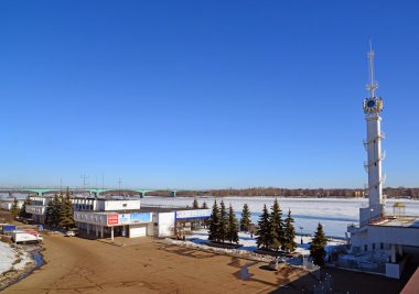 Rusya, Yaroslavl-Mart 27.2016. Kışın nehir istasyonu Binası