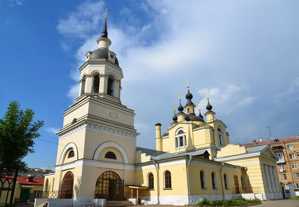 Kirche der heiligen Jungfrau im roten Dorf in Moskau, Russland — Stockfoto