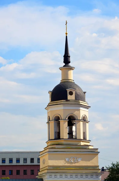 Pyhän Neitsyen kirkko punaisessa kylässä Moskovassa, Venäjällä — kuvapankkivalokuva