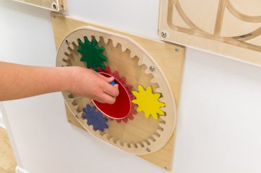 duvara asılı eğitici oyunlar çocuk oynama