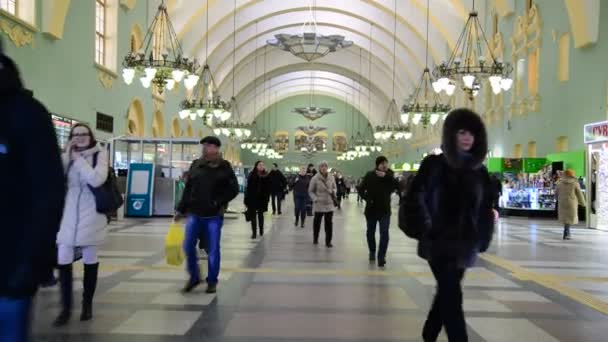 Moskau, russland 18. februar 2016. das innere des kasansky bahnhofs. Baujahr 1862. — Stockvideo
