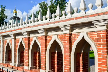Moskova, Rusya - 08 Haziran. 2016. Tsaritsyno Müzesi'nin malikanesinde taş köprü