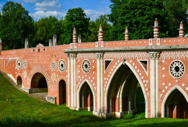 Moskova, Rusya - Haziran 08. 2016. emlak Tsaritsyno Müzesi büyük köprü