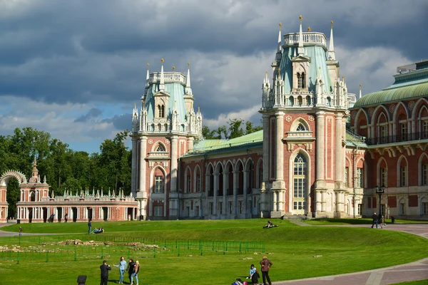 Moscou, Rússia - 08 de junho de 2016. Grande Palácio na reserva do museu Tsaritsyno — Fotografia de Stock