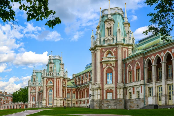 Moscou, Rússia - 08 de junho de 2016. Detalhe do Grand Palace na reserva do museu Tsaritsyno — Fotografia de Stock