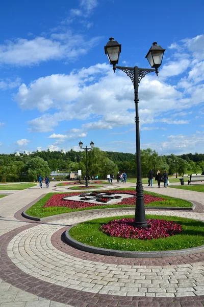 Moscú, Rusia - 08 de junio. 2016. vista del parque Tsaritsyno en verano — Foto de Stock