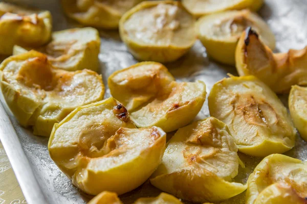 Äpfel gebacken, um unter Slawen zu feiern - Apfelbäder — Stockfoto