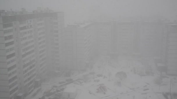 Husté sněžení v Moskvě, Rusko — Stock video