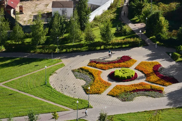 Vista superior del macizo de flores en Zelenograd de Moscú, Rusia — Foto de Stock