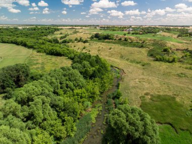 Nehir manzaralı, hava manzaralı güzel bir kırsal bölge. Rusya