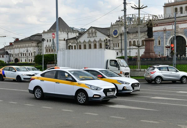 Moszkva Oroszország Aug 2020 Taxi Forgalom Kazansky Pályaudvar Előtti Téren — Stock Fotó