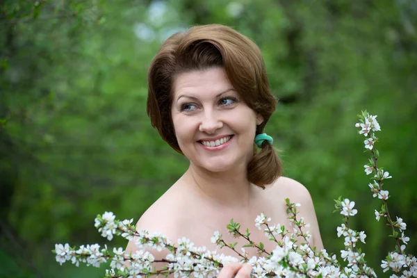 Portrait Middle Aged Woman Bare Shoulders Cherry Blossom — Stock Photo, Image