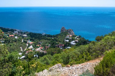 Kırım 'daki Koshka Dağı' ndan Simeiz köyünün manzarası