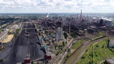 Lipetsk, Rusya - 11 Temmuz. 2017: Metalurji fabrikası NLMK Grubu. Yükseklikten görüntüle