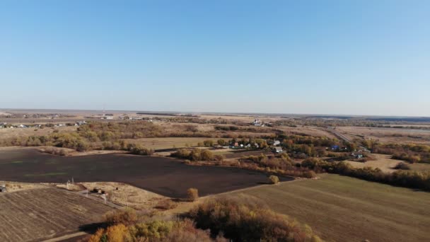 Hermoso paisaje rural otoñal desde una altura en Rusia — Vídeos de Stock