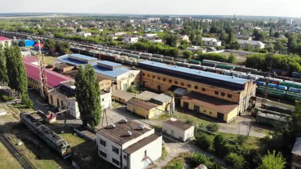 Gryazi, Rusia - Prom 8. 2018. Gryazi-voronezhskiye - estación de tren de carga grande — Vídeos de Stock