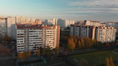 Moskova, Rusya 'da akşam saatlerinde Zelenograd şehrinin 16 küçük bölgesi