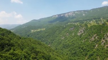 Karadağ 'ın Durmitor kentindeki Tara Nehri Kanyonu Dağları