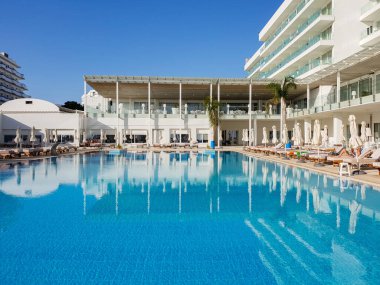 Protaras, Kıbrıs - 12 Ekim. 2019. Constantinos The Great Beach Oteli. Bir Açık Hava