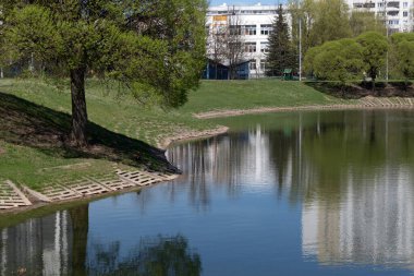 Moskova, Rusya 'daki Zelenograd idari bölgesinde şehir göleti