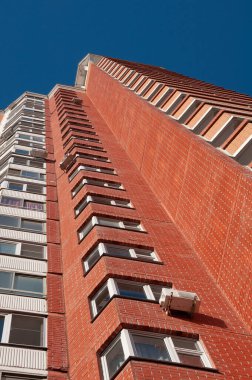 Moskova, Rusya 'daki çok katlı tuğlalı bina.