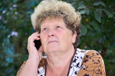 cep telefonu middleaged kadın görüşmeler