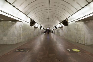 Moskova metro istasyonu Tsvetnoy Bulvar, Rusya Federasyonu. Moskova metrosu taşıyan 7 milyonun üzerinde yolcu günlük