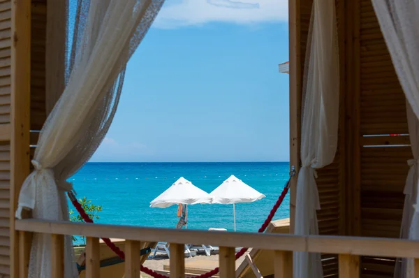 evin penceresinden Deniz Manzaralı