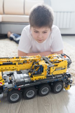 Oğlum çalış toplar araba Oluşturucu