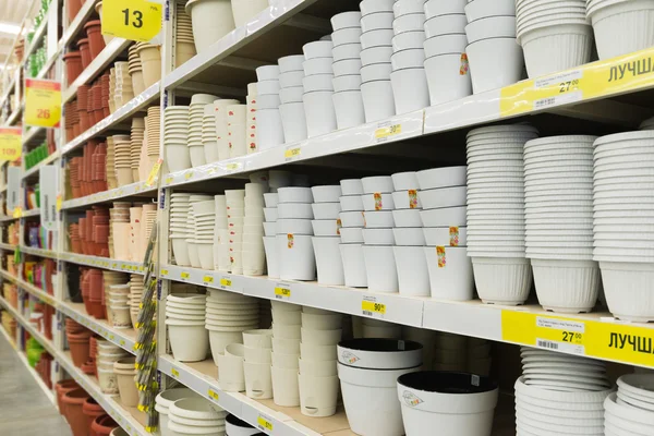 Ceramiczne doniczki w sklepie — Zdjęcie stockowe