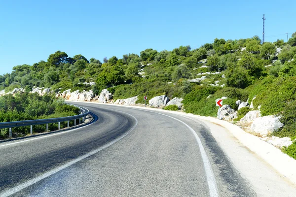 Mountain road on the sea coast in Turkey — Stock Photo, Image