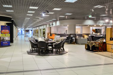 Moskova, Rusya - 05 Mart 2015. İç mobilya karmaşık Grand alışveriş. Mobilya alışveriş merkezi Grand - Rusya ve Avrupa'da büyük özel mağazası.