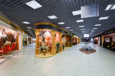 Moskova, Rusya - 05 Mart 2015. İç mobilya karmaşık Grand alışveriş. Mobilya alışveriş merkezi Grand - Rusya ve Avrupa'da büyük özel mağazası.