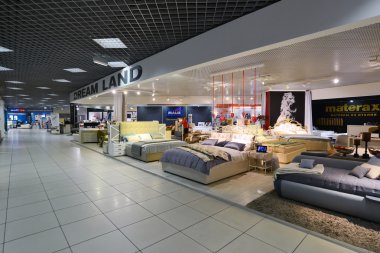 Moskova, Rusya - 05 Mart 2015. İç mobilya karmaşık Grand alışveriş. Mobilya alışveriş merkezi Grand - Rusya ve Avrupa'da büyük özel mağazası.