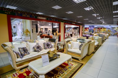 Moskova, Rusya - 05 Mart 2015. İç mobilya karmaşık Grand alışveriş. Mobilya alışveriş merkezi Grand - Rusya ve Avrupa'da büyük özel mağazası.