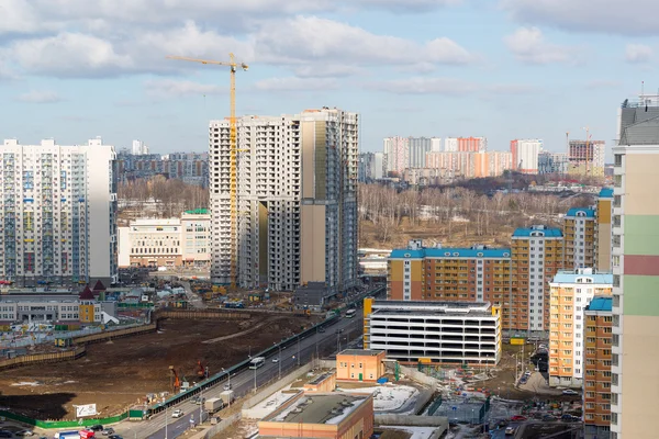 MOSCÚ, RUSIA - 10 de marzo de 2015, Área de nuevos edificios en las afueras de Moscú —  Fotos de Stock